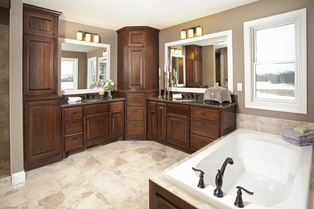 bathroom of luxury home in plymouth Minnesota, Luxury home bathroom, what real bathrooms look like, dream bathroom, luxury bathroom, bathroom suite