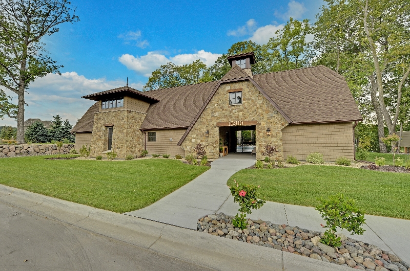 Private clubhouse at Taylor Creek, Luxury home development with private pool and clubhouse in Plymouth Minnesota, 