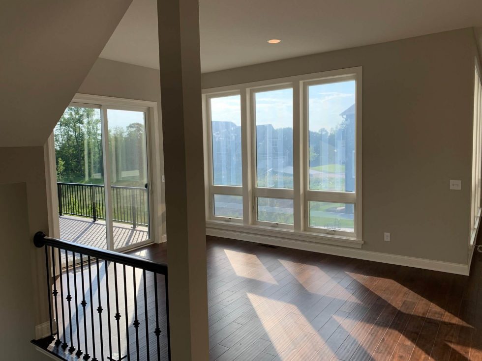 main level dining area